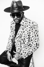 Load image into Gallery viewer, Noir et Blanc Embroidery Fleur